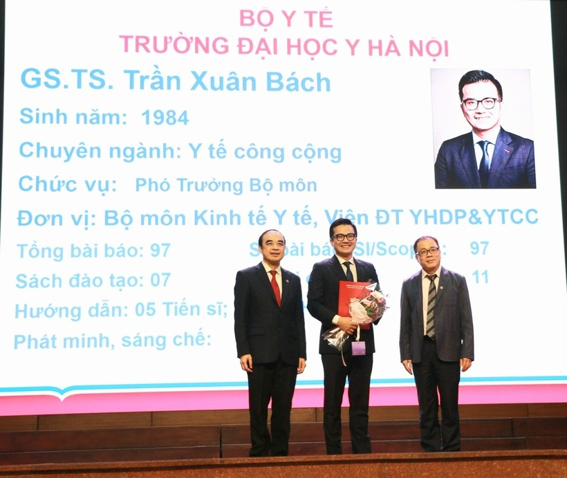 Ông Trần Xuân Bách (sinh năm 1984) được bổ nhiệm chức danh Giáo sư năm 2023 tại Trường Đại học Y Hà Nội. Ảnh: Dân Việt