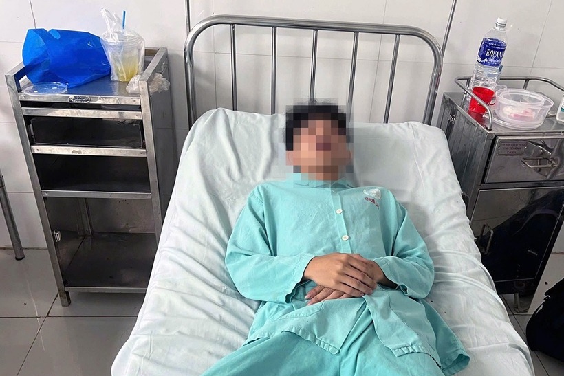 Nam sinh bị "đánh hội đồng" ở Bình Phước. Ảnh: Tuổi Trẻ
