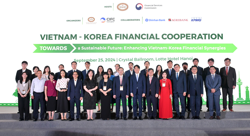 Các đại biểu tham dự Tọa đàm.