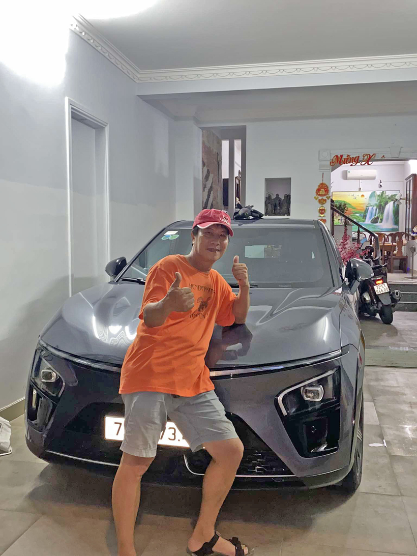Anh Trần Thái Long (Vũng Tàu) cho biết VF 7 để lại ấn tượng mạnh mẽ nhất với anh sau 35 năm lái xe. (Ảnh: NVCC)