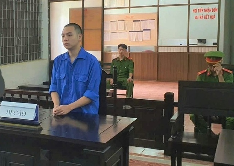 Bị cáo Vũ Duy Sơn tại phiên tòa xét xử. Ảnh: Người lao động