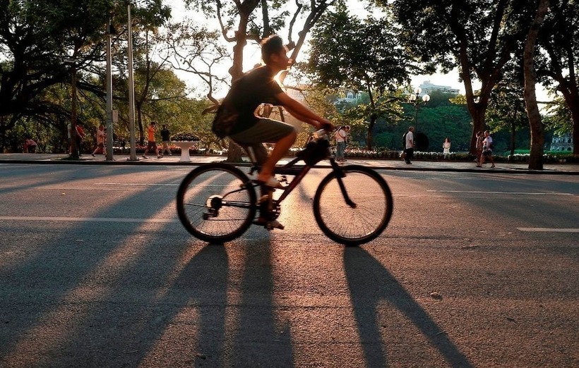 Miền Bắc hửng nắng, miền Nam có mưa dông. Ảnh minh hoạ