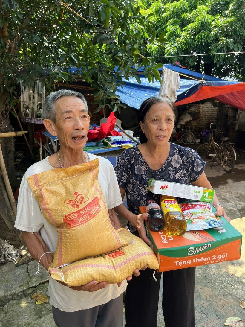 Quỹ Trăng Khuyết cùng Hội Người Cao Tuổi TP.HCM thăm hỏi, tặng quà cho bà con miền Bắc sau bão Yagi - 3