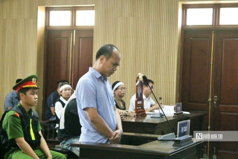 Bị cáo Lại Duy Thiều bị xét xử về tội "Giết người" theo điểm n, khoản 1, điều 123 Bộ Luật hình sự.