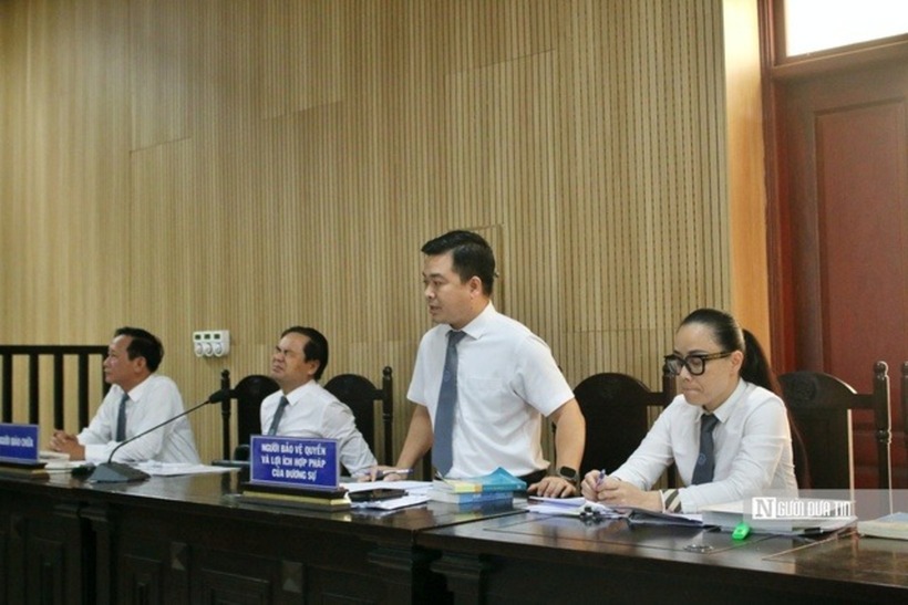 Luật sư Nguyễn Phương Việt, đoàn luật sư Tp.Hà Nội (người bảo vệ cho gia đình bị hại) đề nghị triệu tập đủ người làm chứng và điều tra viên liên quan đến vụ án.