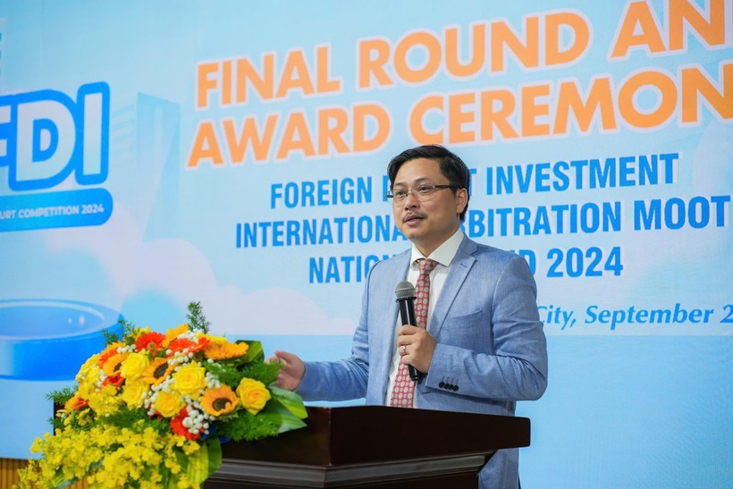 PGS. TS Trần Việt Dũng - Phó Hiệu trưởng trường ĐH Luật TP. HCM phát biểu chúc mừng cuộc thi FDI MOOD 2024.
