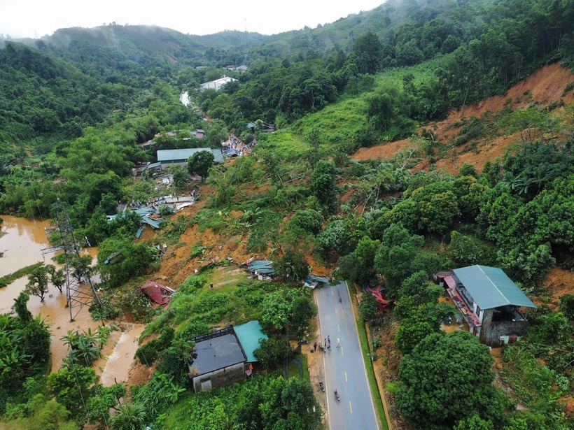 Hiện trường vụ sạt lở. Ảnh: VietNamNet