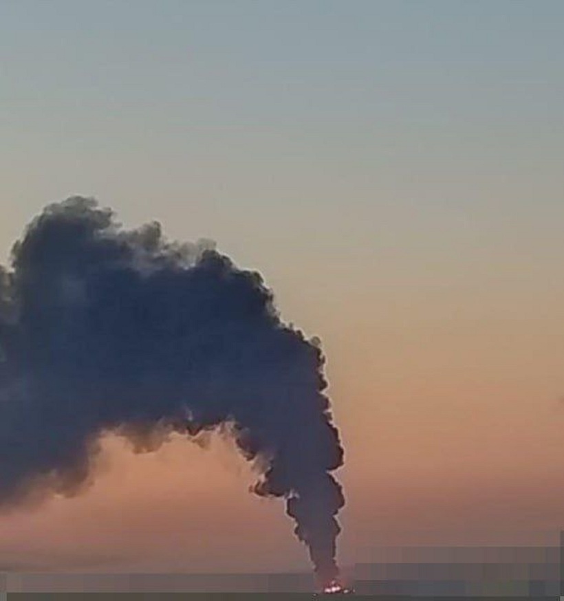 Hình ảnh được cho là chụp cảnh đám cháy ở khu vực Volgograd sau đợt tấn công cả UAV. Ảnh: Southfront