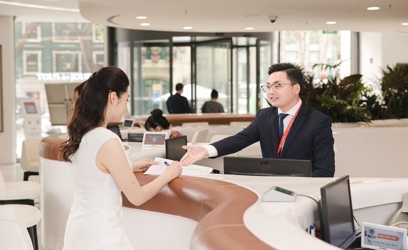 Khi thực hiện sao kê trực tiếp tại ngân hàng, bản in sao kê sẽ có hiệu lực pháp lý nên có thể dùng trong những trường hợp liên quan đến pháp luật. (Ảnh: NH Techcombank)
