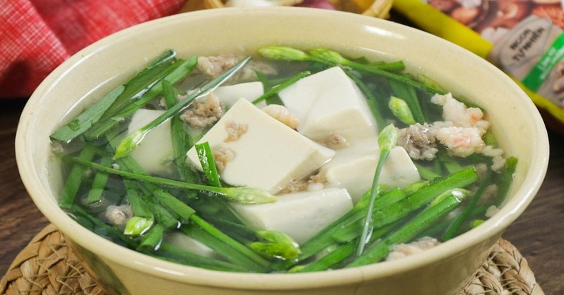 Lá hẹ thường được dùng phối hợp với các vị thuốc khác trị chứng liệt dương, di tinh, xuất tinh sớm. Ảnh minh họa