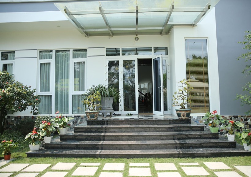 Bậc thềm được coi trọng vì là một trong những yếu tố đầu tiên được nhìn thấy trước khi vào nhà. Ảnh minh họa