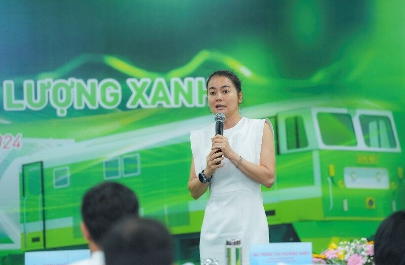 Đồng chí Võ Thị Thanh Ngọc, Thành viên Hội đồng quản trị chia sẻ tâm huyết với tuổi trẻ PV GAS