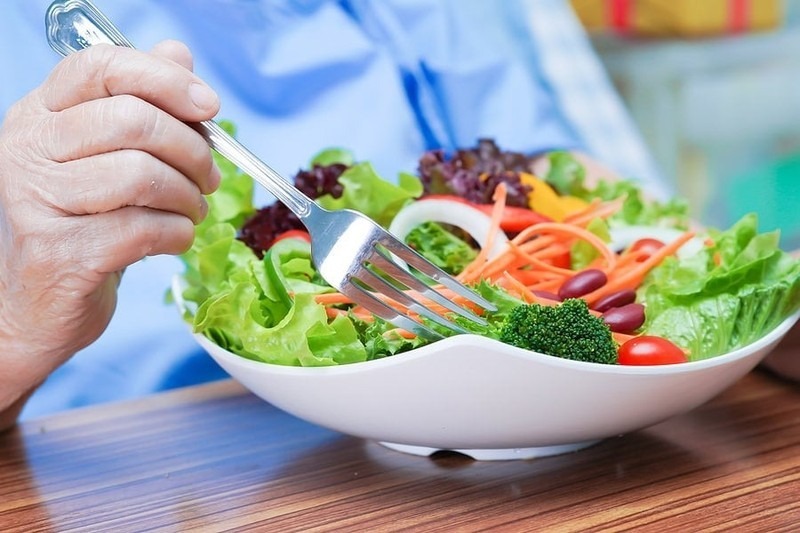 Cách chế biến và tiêu thụ rau củ cũng đóng vai trò quan trọng để bảo vệ lợi ích dinh dưỡng và tránh các nguy cơ độc hại cho sức khỏe.