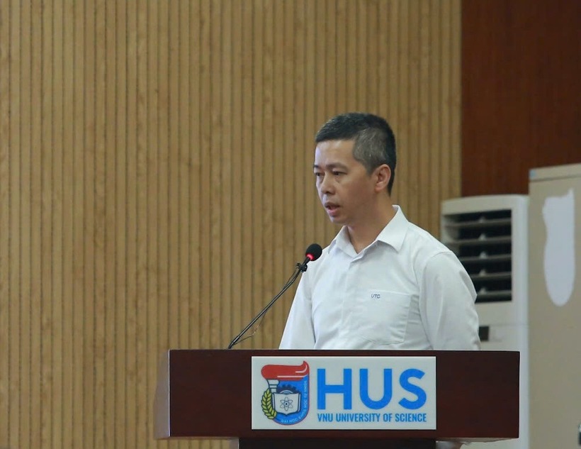PGS.TS Nguyễn Châu Lân chia sẻ tại hội thảo. Ảnh: VietNamNet