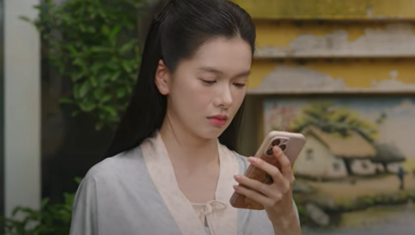 Như gọi điện cho "bố đường" nhưng ông ta không muốn nói chuyện nhiều, nhanh chóng ngắt máy.