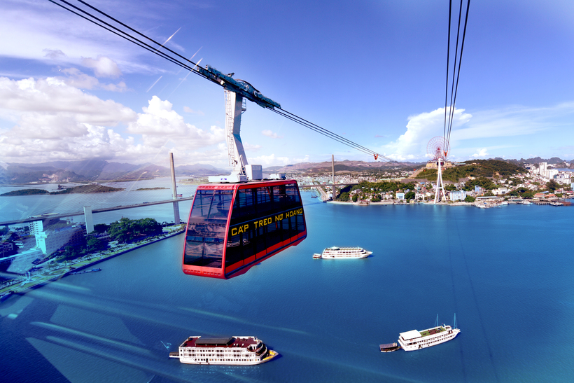 Trải nghiệm ngắm toàn cảnh Hạ Long từ trên cao bằng cáp treo Nữ Hoàng