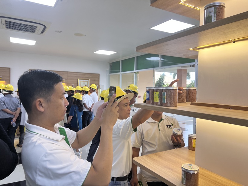 Các đoàn khách hàng tiêu biểu đến thăm quan và tìm hiểu về quy trình sản xuất Đạm Phú Mỹ, NPK Phú Mỹ