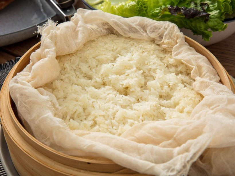 Xôi chứa nhiều carbohydrate, là nguồn cung cấp năng lượng chính từ tinh bột.