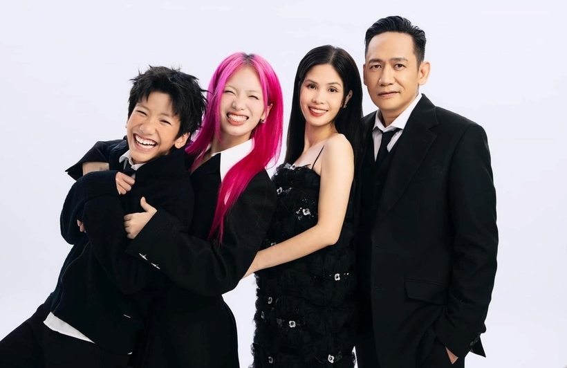 Hình ảnh mới nhất của gia đình Duy Mạnh. Ảnh: SaoStar