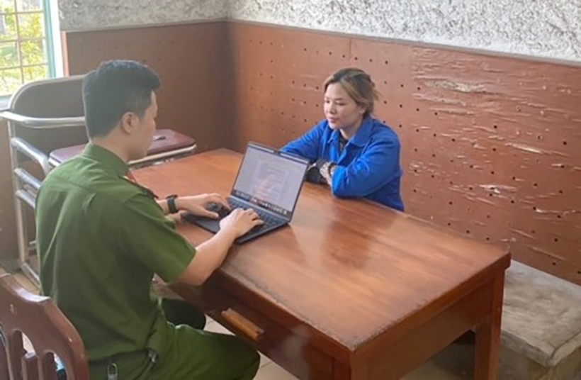 Bị can Bùi Thị Nhan tại cơ quan công an. Ảnh: VTC News