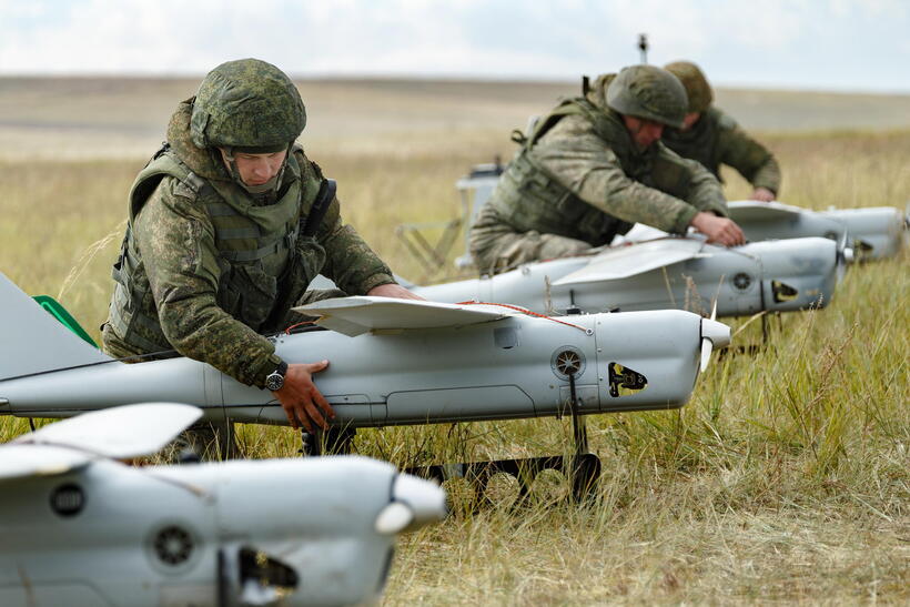 Hàng trăm UAV được Nga, Ukraine phóng trong đêm 3/10. Ảnh minh họa