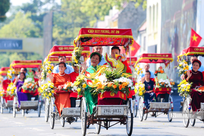 Lễ ăn hỏi Hà Nội phản ánh bối cảnh xã hội đương thời, thể hiện chân dung người Hà thành trong đời sống vật chất, góp phần làm nên tập tục giá trị của Hà Nội văn minh, thanh lịch.