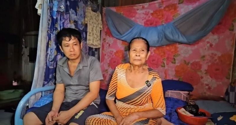 Thay vì xưng "anh - em" như bao cặp đôi khác, ông Út và bà Lãnh trìu mến gọi nhau bằng tên. Ảnh: Tri thức và Cuộc sống.