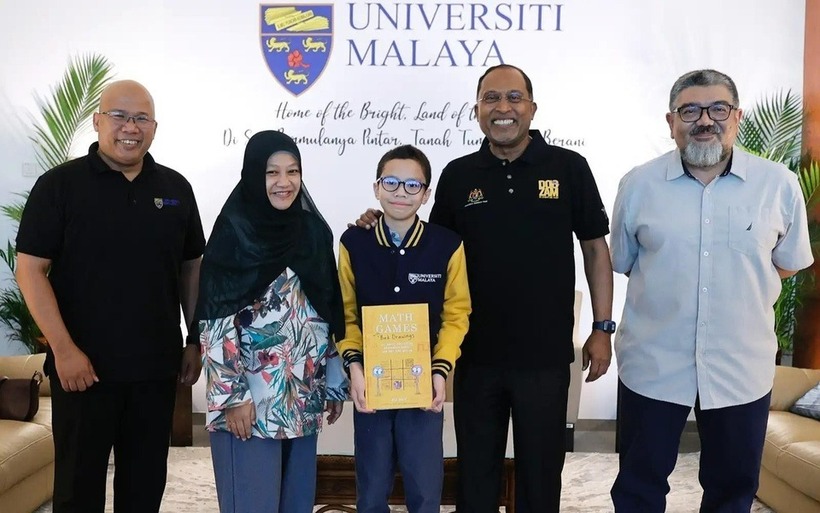 Cậu bé là sinh viên trẻ nhất được nhận vào trường Đại học Malaya ở Malaysia khi chỉ mới 12 tuổi. Ảnh: UM.