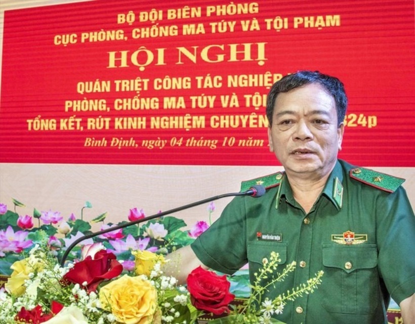 Thiếu tướng Nguyễn Văn Thiện, Phó Tư lệnh Bộ đội biên phòng khuyến cáo người dân cảnh giác trước thủ đoạn mới của tội phạm buôn bán người. Ảnh: Tiền Phong
