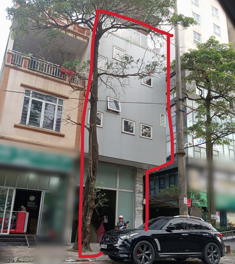 Công ty TNHH đầu tư xây dựng và thương mại Đất Việt (phần khoang đỏ).