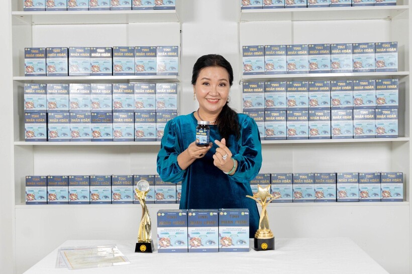 Diễn viên Ngân Quỳnh và các thành viên trong gia đình đều lựa chọn Tinh Nhãn Hoàn cho đôi mắt sáng khỏe