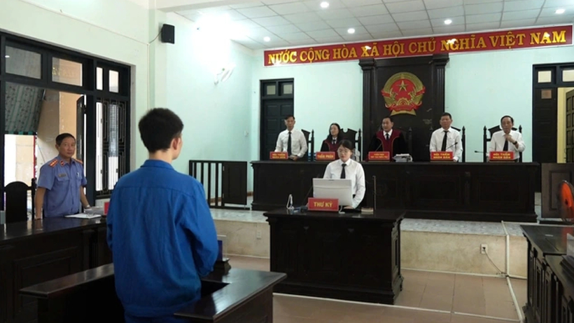 TAND tỉnh Thừa Thiên Huế tuyên phạt Lê Văn Hiền 15 năm tù, đồng thời buộc bị cáo trả lại toàn bộ số tiền đã chiếm đoạt của các bị hại. Ảnh: Ngọc Sáng
