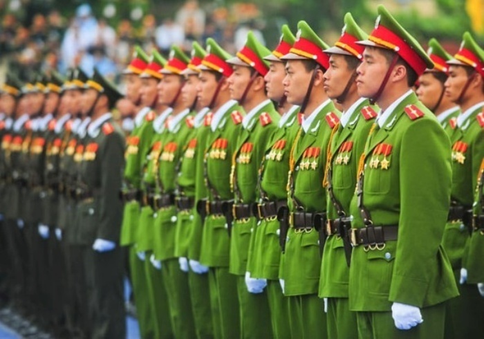 Quân đội và công an không chỉ bảo vệ sự ổn định nội bộ mà còn đóng vai trò quan trọng trong việc bảo vệ chủ quyền quốc gia.