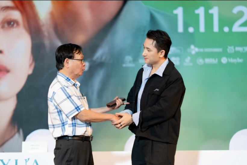 Phan Mạnh Quỳnh không khỏi bồi hồi với lời mời "hóa thân" thành thần tượng Ảnh: NSX.