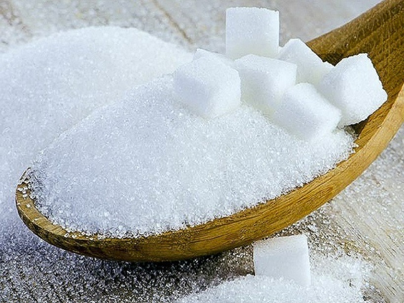 Vtiêu thụ quá nhiều đường trắng không chỉ gây tăng cân, béo phì mà còn ảnh hưởng xấu đến sức khỏe gan thận.
