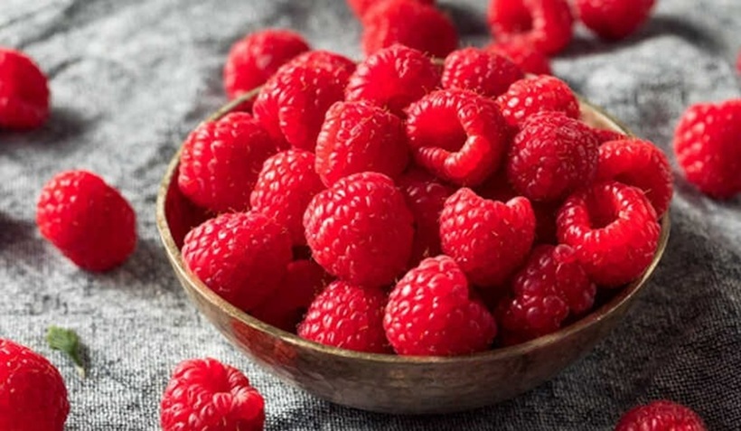 Trái cây màu đỏ là một phần quan trọng trong chế độ ăn uống lành mạnh.