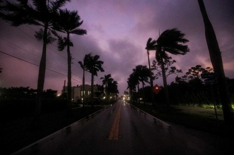 Bầu trời ở thành phố Fort Myers khi bão Milton quét qua vào ngày 9/10. Ảnh: Reuters