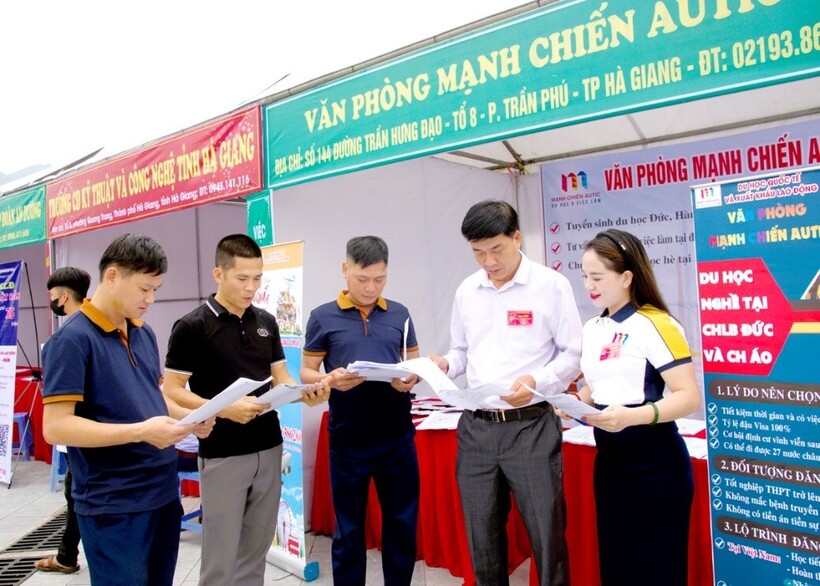 Tổ chức nhiều hoạt động giới thiệu việc làm cho người lao động