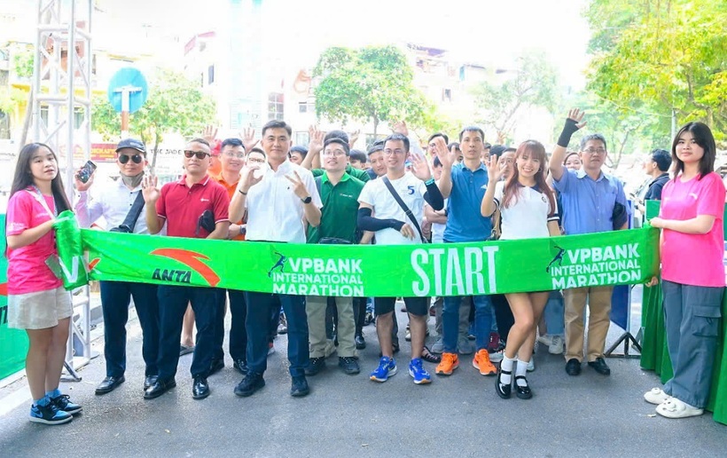 Trai xinh, gái đẹp đổ bộ ngày nhận bib VPIM 2024 - 1