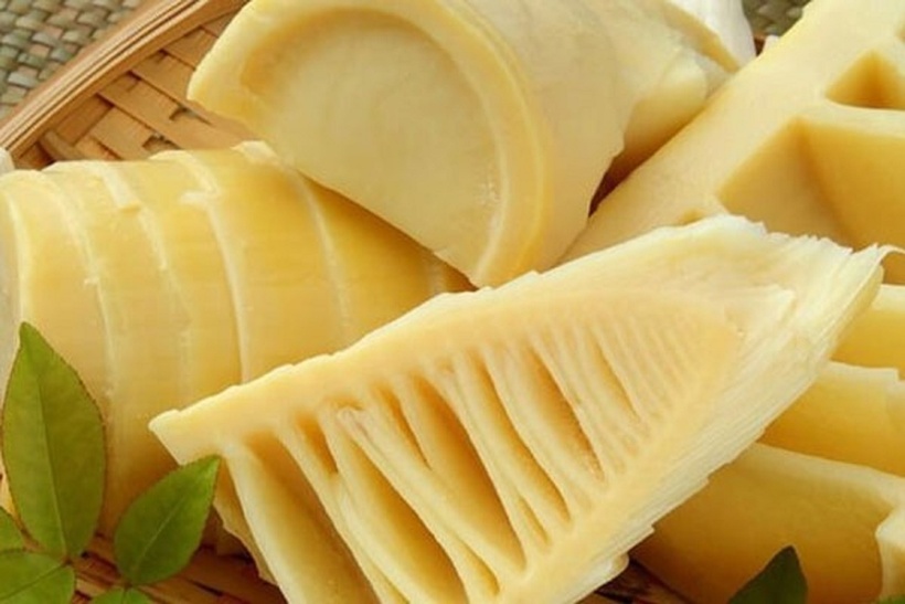 Các chất độc ngoài tan trong nước thì còn bay hơi. Thế nên khi luộc măng, chế biến măng cần mở vung để chất độc bay đi tốt hơn. Ảnh minh họa