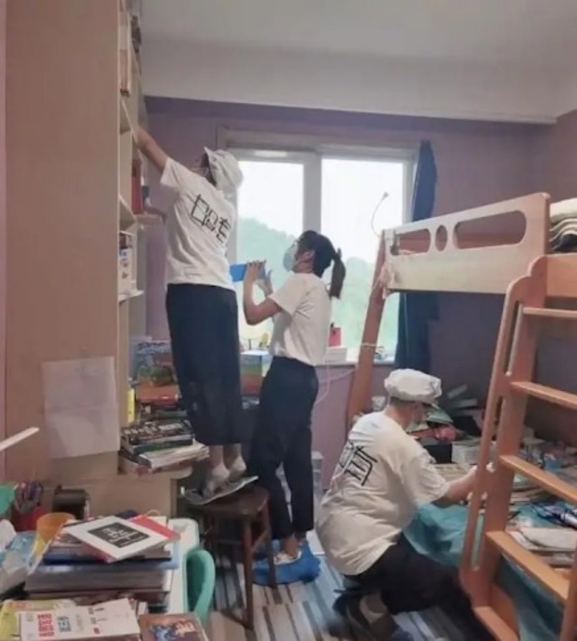 Những nhóm chuyên nghiệp có chi phí vào khoảng 2.000 USD (hơn 46 triệu đồng) trên một lần sắp xếp, thậm chí mức phí có thể cao hơn tùy độ cầu kỳ của tủ đồ. Ảnh: Baidu.