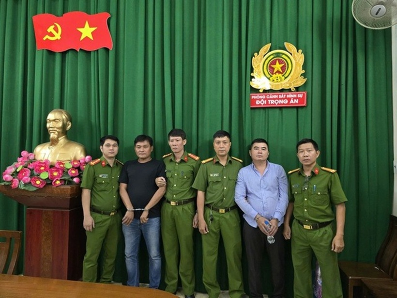 Công an TP.HCM bắt Nam "cây thị" và Trung "mọi". (Ảnh: Công an)
