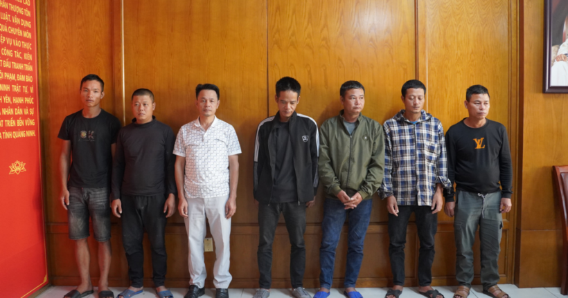 Các đối tượng bị bắt giữ tại cơ quan công an.