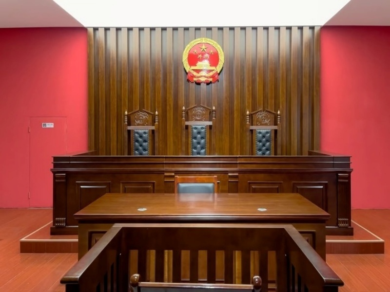 Nhận tiền "bồi thường" từ nhân tình của vợ, người chồng lại rơi vào vòng lao lý. Ảnh minh họa: Shutterstock.