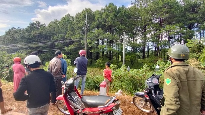 Hiện trường nơi xảy ra vụ người đàn ông tử vong trong tư thế treo cổ. (Ảnh: PLO)
