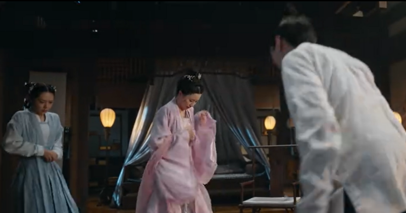 La Hiên Viễn trách móc tỷ tỷ La Nghi Liên.