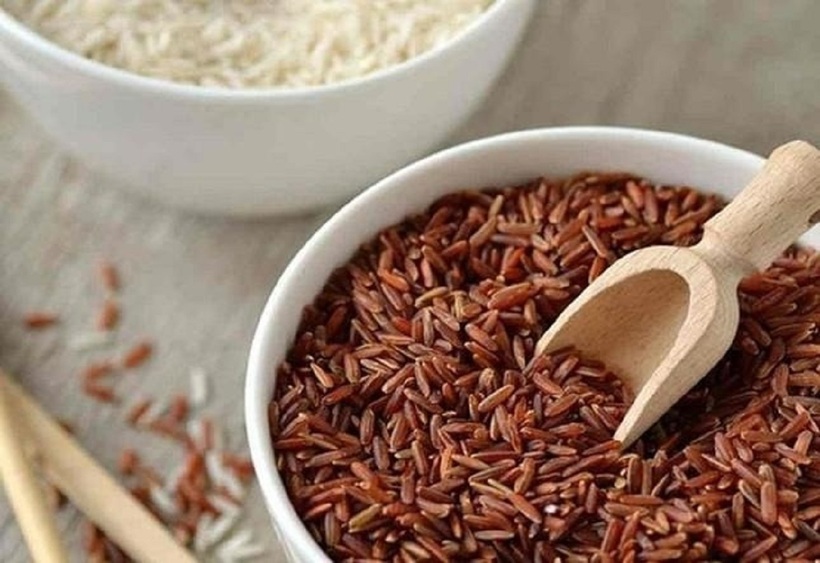Nên chọn gạo lứt có nguồn gốc rõ ràng, không bị ẩm mốc, mối mọt.