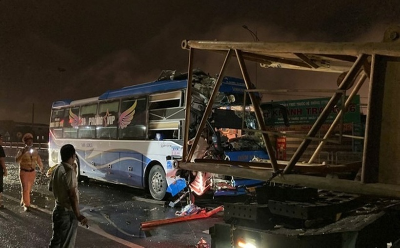 Cơ quan CSĐT Công an huyện Hàm Thuận Nam đã đến khám nghiệm hiện trường điều tra nguyên nhân vụ tai nạn.