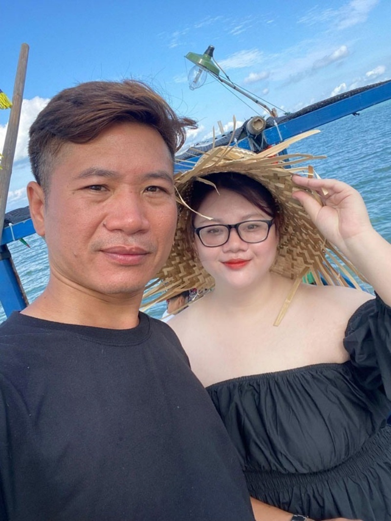 Khác với nhiều cặp đôi lệch tuổi, Thu Hương và Nguyễn Dương không vấp phải sự phản đối của gia đình. Ảnh: Tri thức và Cuộc sống.