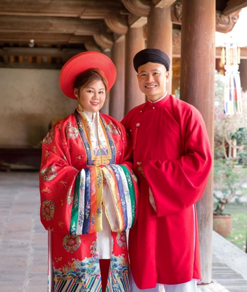 Sau đám cưới, mẹ chồng muốn hai vợ chồng Thu Hương ra ở riêng nhưng cô nhất quyết không chịu. Ảnh: Tạp trí Nông thôn Việt.